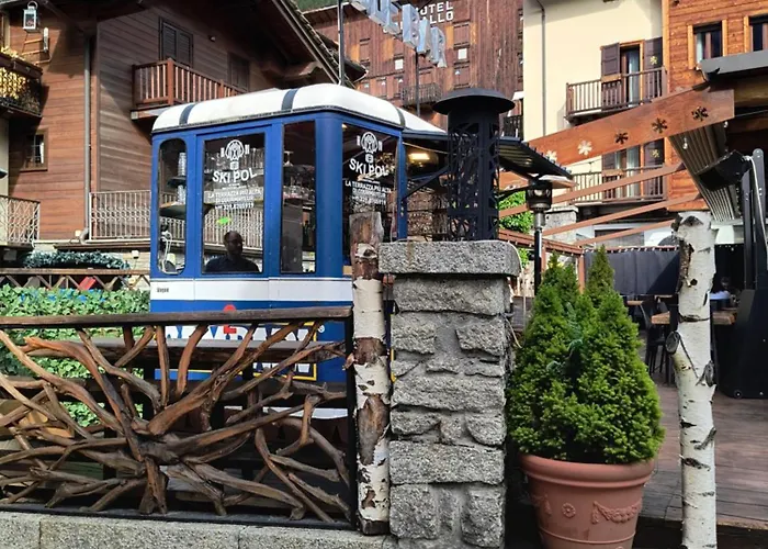 Apartment Refuge D'entreves - Con Balcone, Giardinetto E Vista Monte Bianco - Horizon Vacanze *